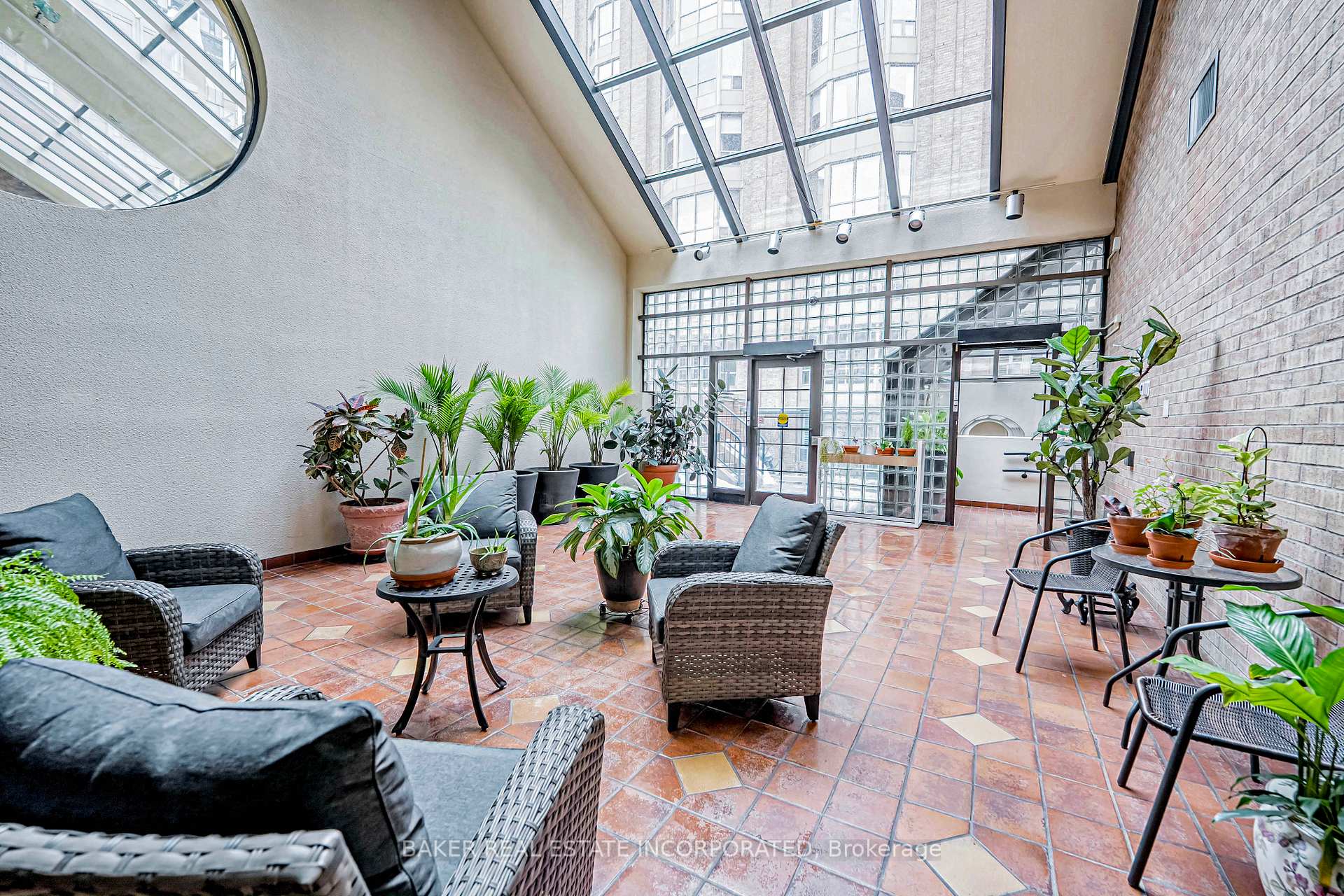 Photo 40 of Unit 903, 25 George Street, Toronto, Moss Park — HOMEH