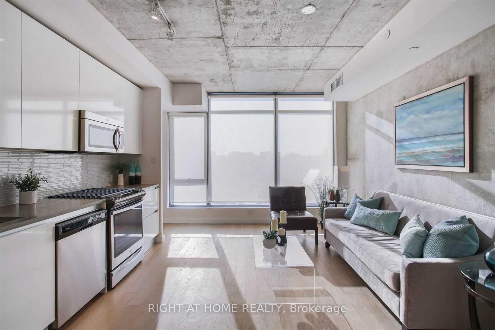 Front of Unit 408, 111 Bathurst Street