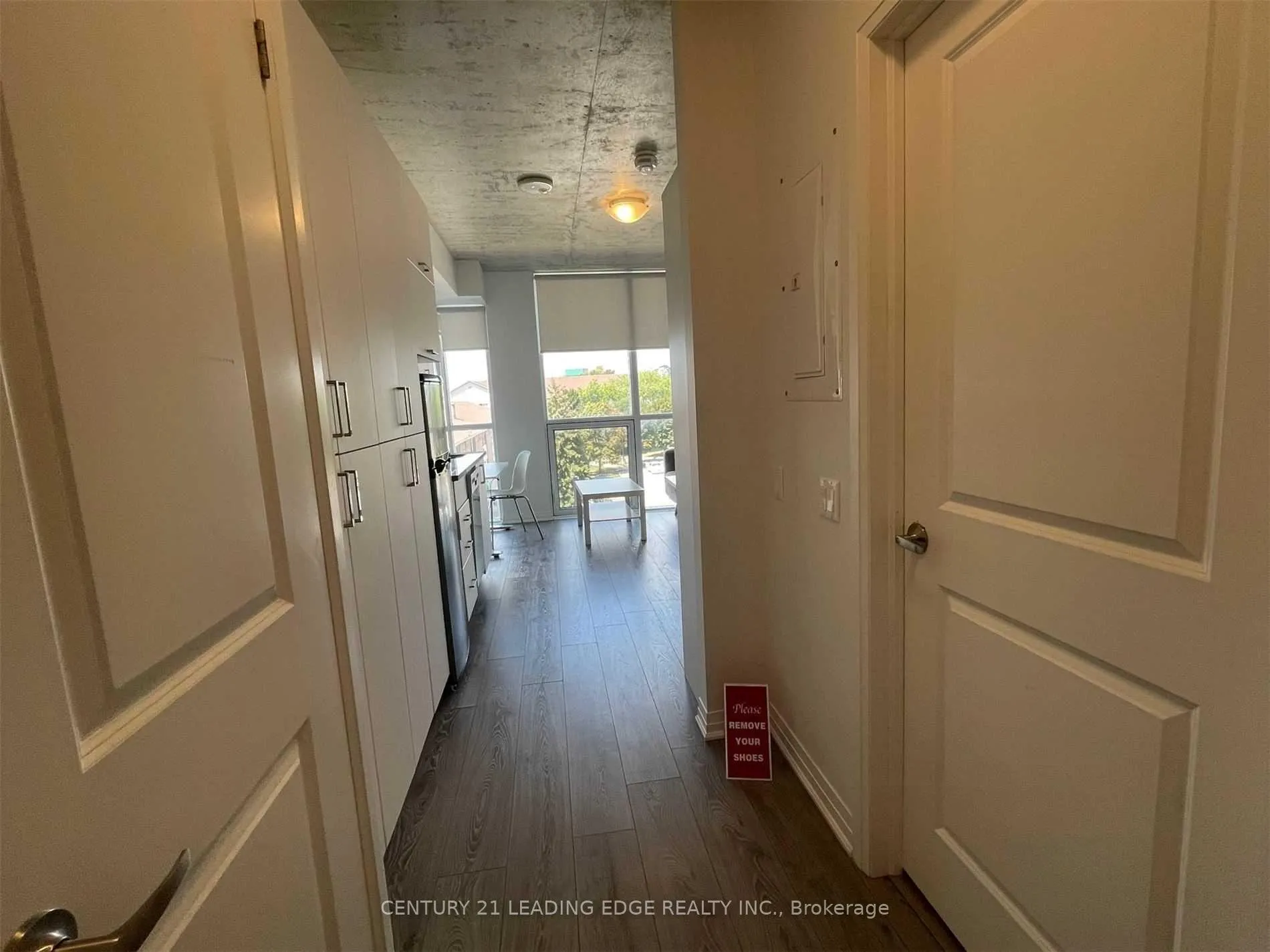 Front of Unit 422, 1900 Simcoe Street N
