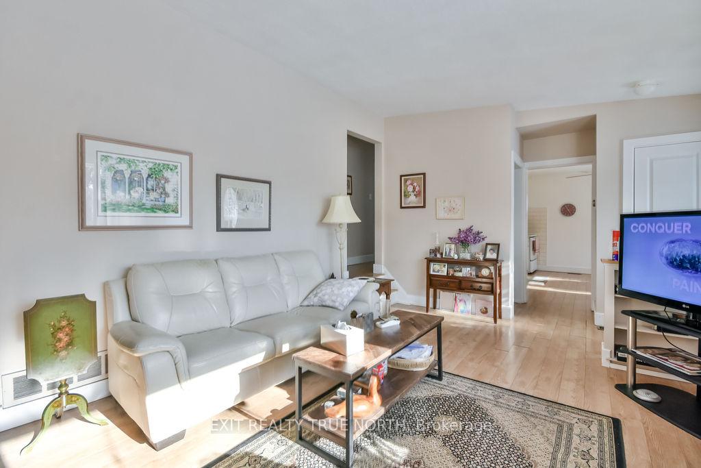 Photo 6 of 50 Marion Crescent, Barrie, City Centre — HOMEH