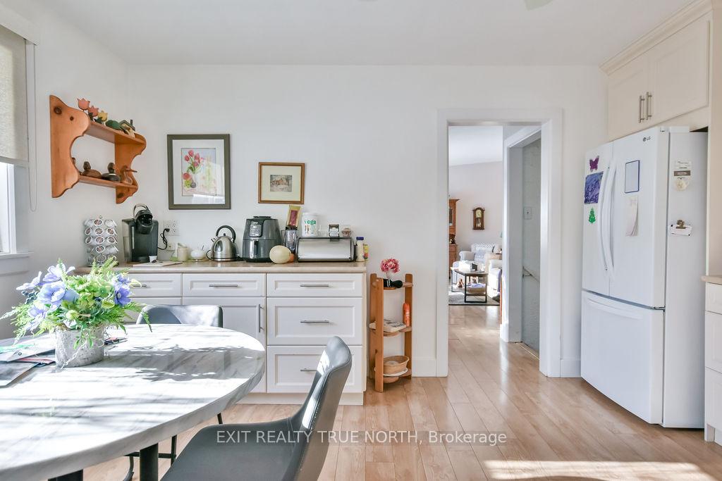 Photo 8 of 50 Marion Crescent, Barrie, City Centre — HOMEH