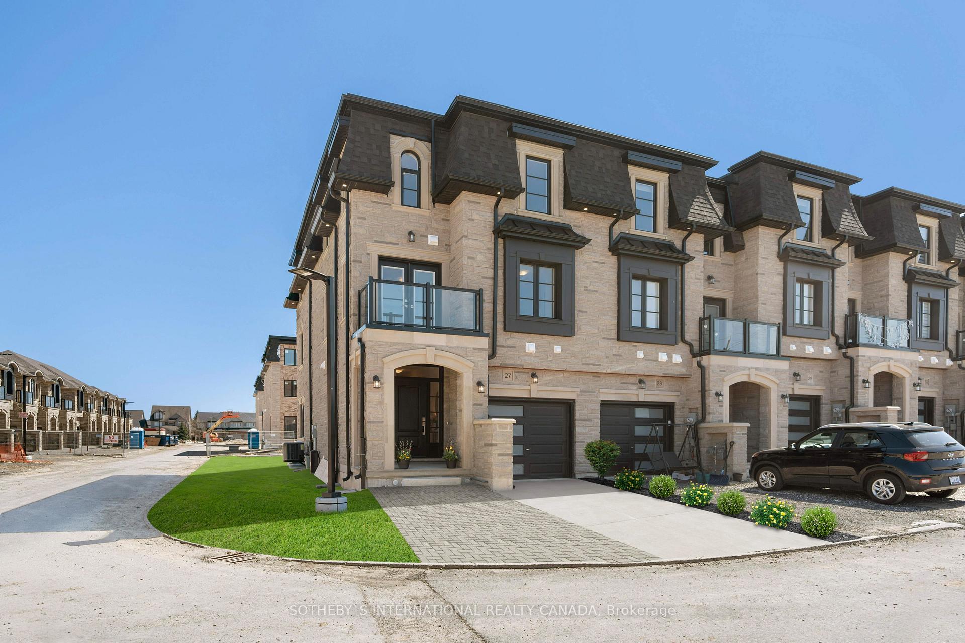 Front of Unit 22, 675 Victoria Road N