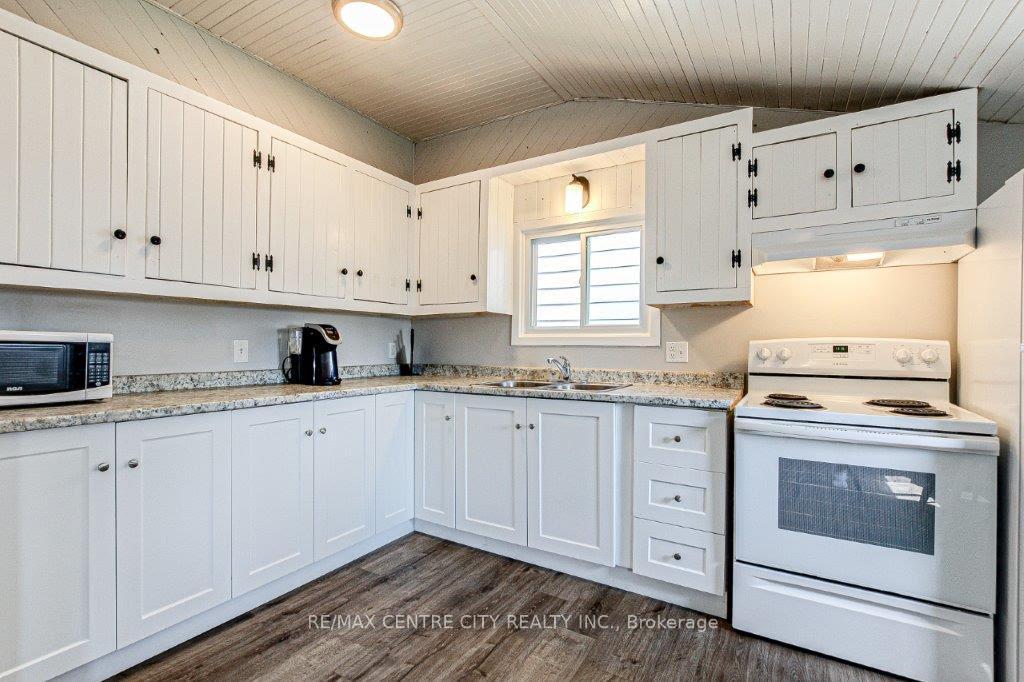 Photo 15 of 143 Maud Street, Central Elgin, Rural Central Elgin — HOMEH