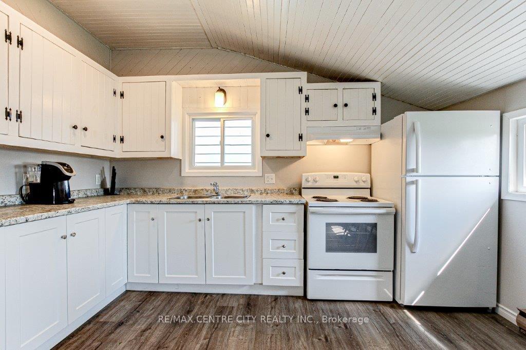 Photo 14 of 143 Maud Street, Central Elgin, Rural Central Elgin — HOMEH