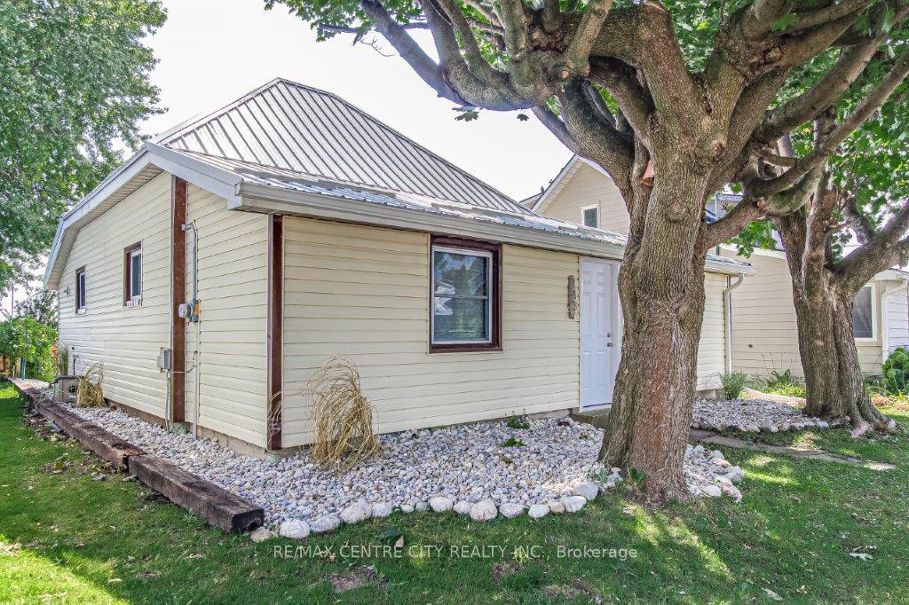 Photo 18 of 143 Maud Street, Central Elgin, Rural Central Elgin — HOMEH