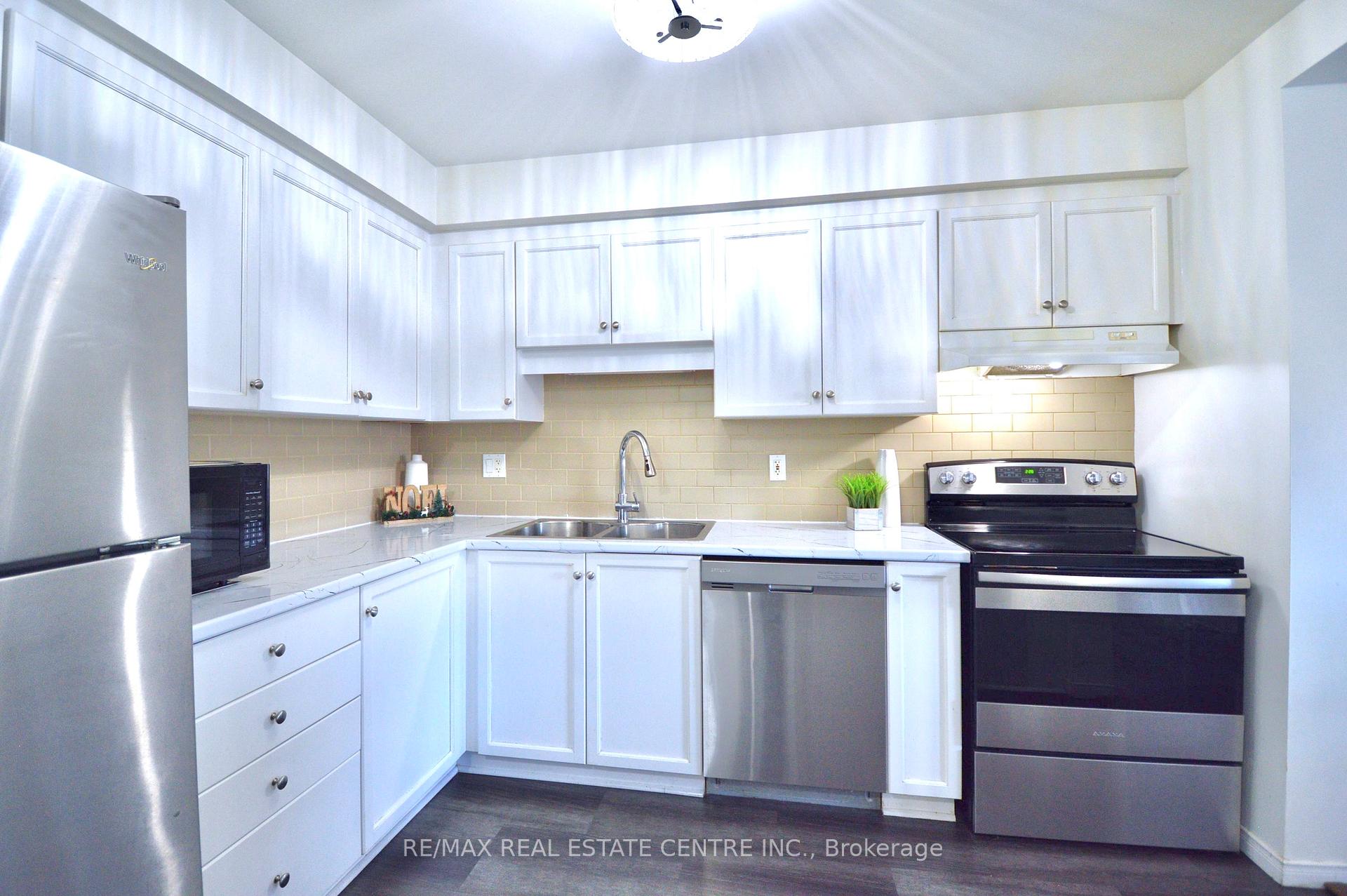 Photo 8 of Unit 76, 30 Imperial Road S, Guelph, Willow West/Sugarbush/West Acres — HOMEH