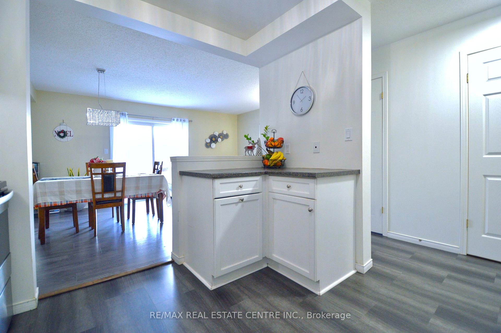 Photo 10 of Unit 76, 30 Imperial Road S, Guelph, Willow West/Sugarbush/West Acres — HOMEH