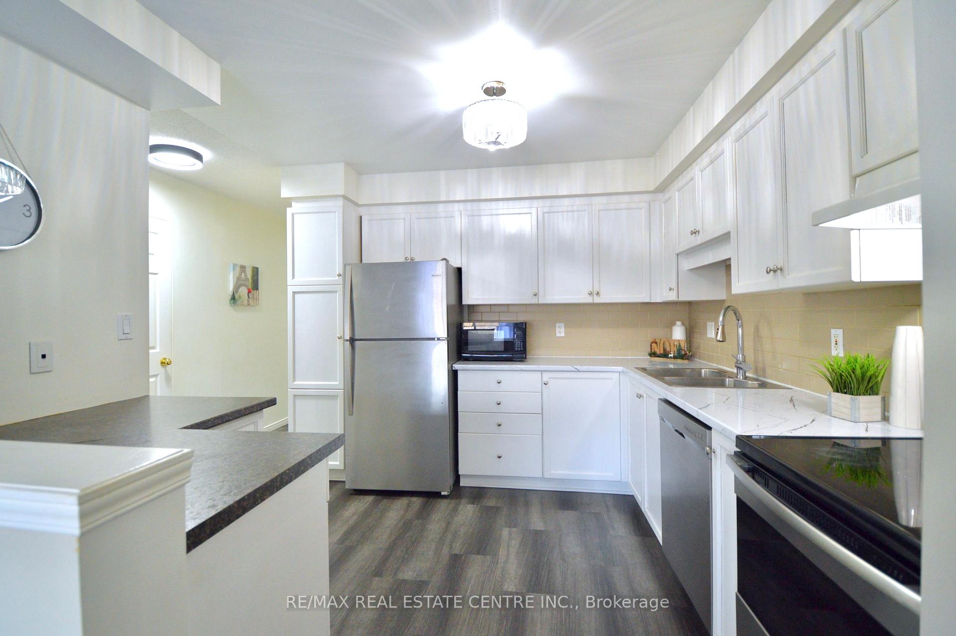 Photo 11 of Unit 76, 30 Imperial Road S, Guelph, Willow West/Sugarbush/West Acres — HOMEH