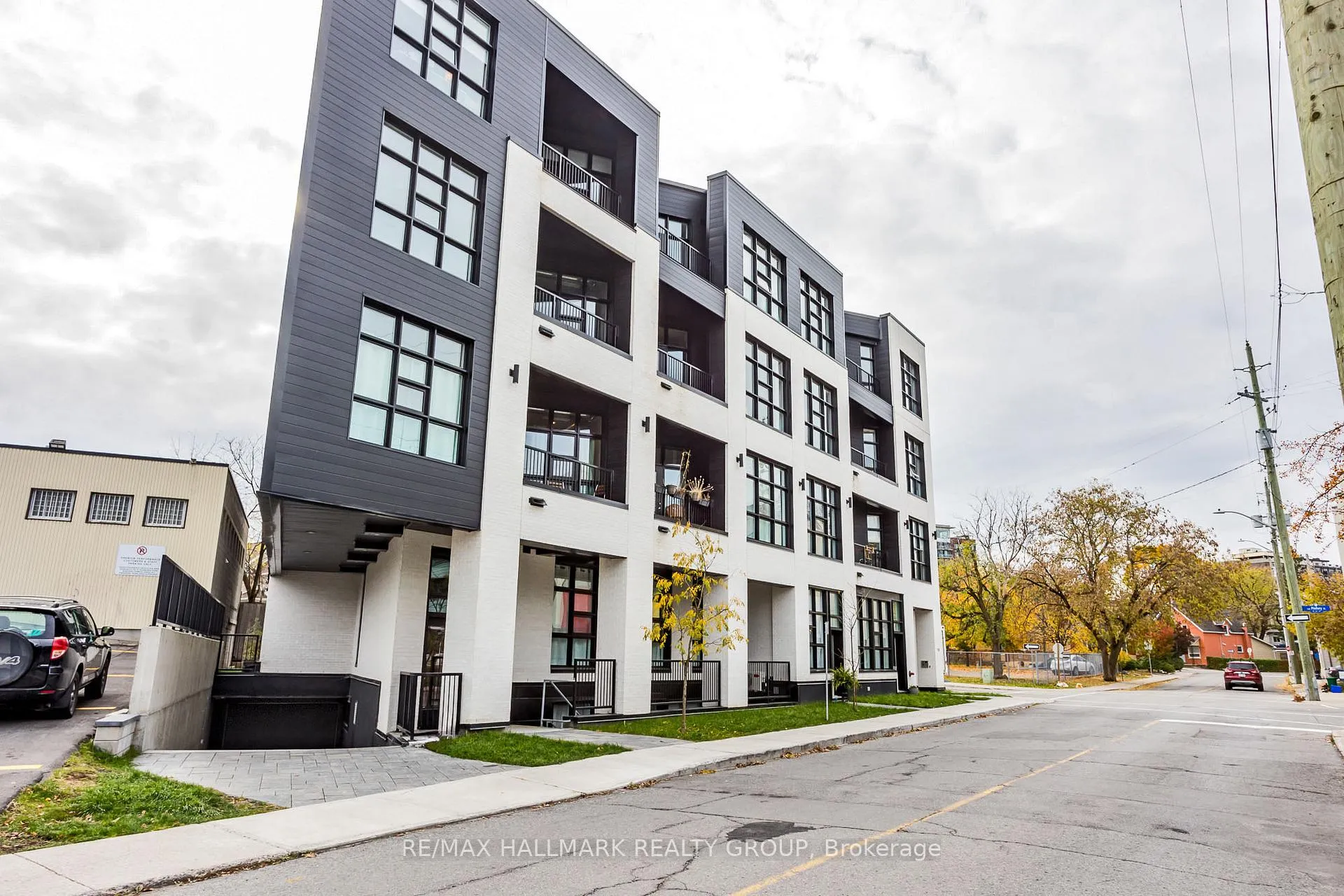 Photo 2 of Unit 404, 101 Pinhey Street N, Ottawa, Hintonburg — HOMEH