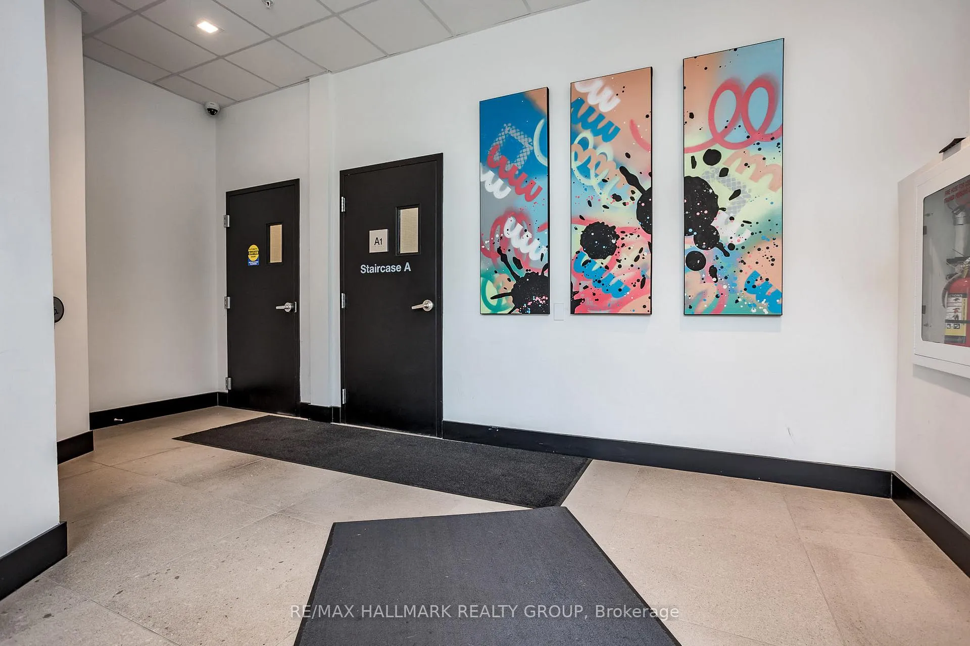 Photo 4 of Unit 404, 101 Pinhey Street N, Ottawa, Hintonburg — HOMEH
