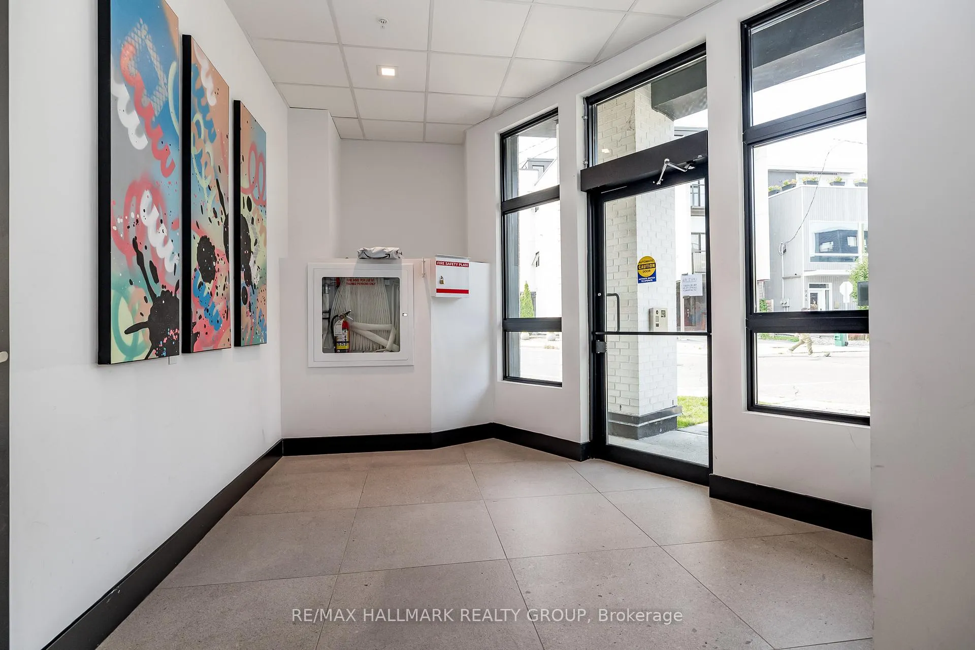 Photo 5 of Unit 404, 101 Pinhey Street N, Ottawa, Hintonburg — HOMEH