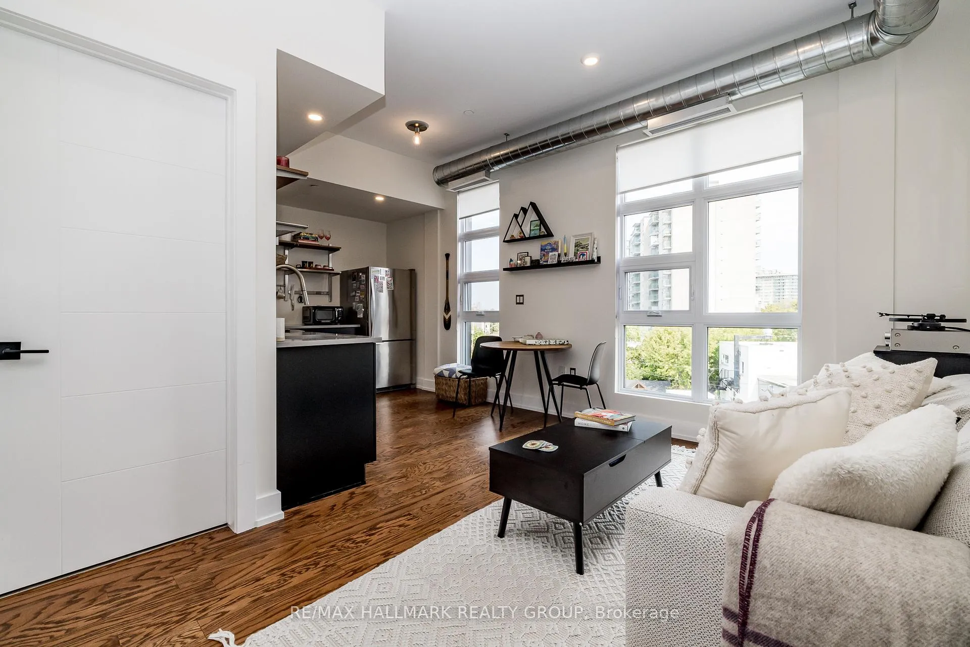 Photo 7 of Unit 404, 101 Pinhey Street N, Ottawa, Hintonburg — HOMEH