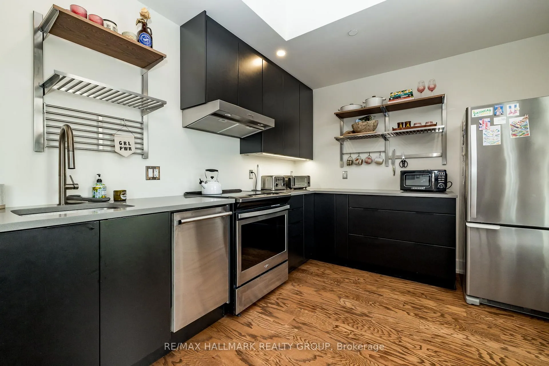 Photo 13 of Unit 404, 101 Pinhey Street N, Ottawa, Hintonburg — HOMEH