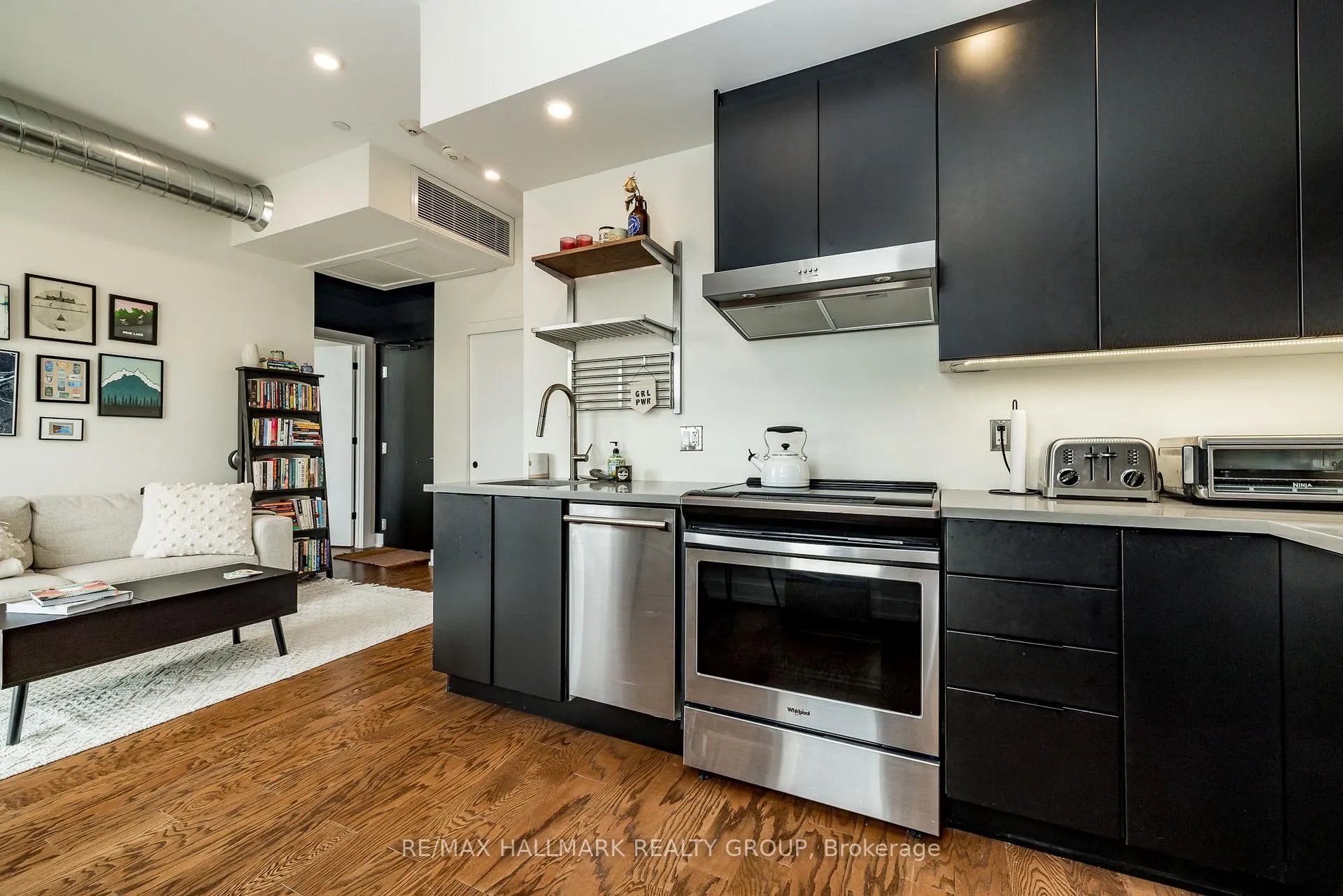 Photo 14 of Unit 404, 101 Pinhey Street N, Ottawa, Hintonburg — HOMEH