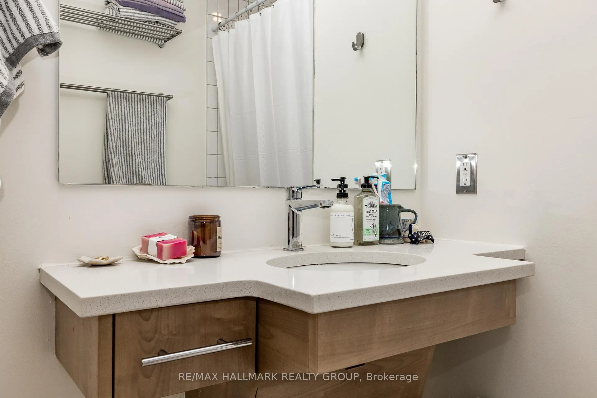 Photo 20 of Unit 404, 101 Pinhey Street N, Ottawa, Hintonburg — HOMEH