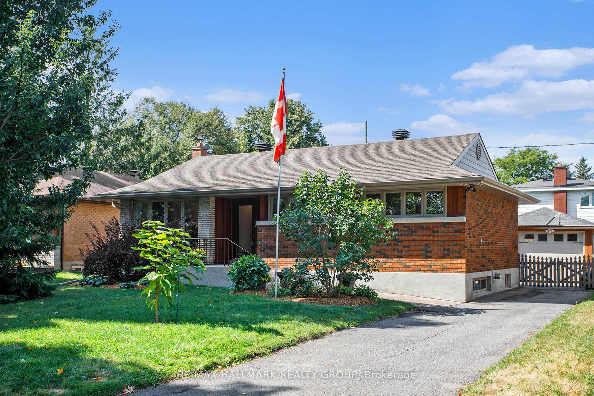 Photo 1 of 2088 Bangor Street, Ottawa, Elmvale Acres/Urbandale — HOMEH