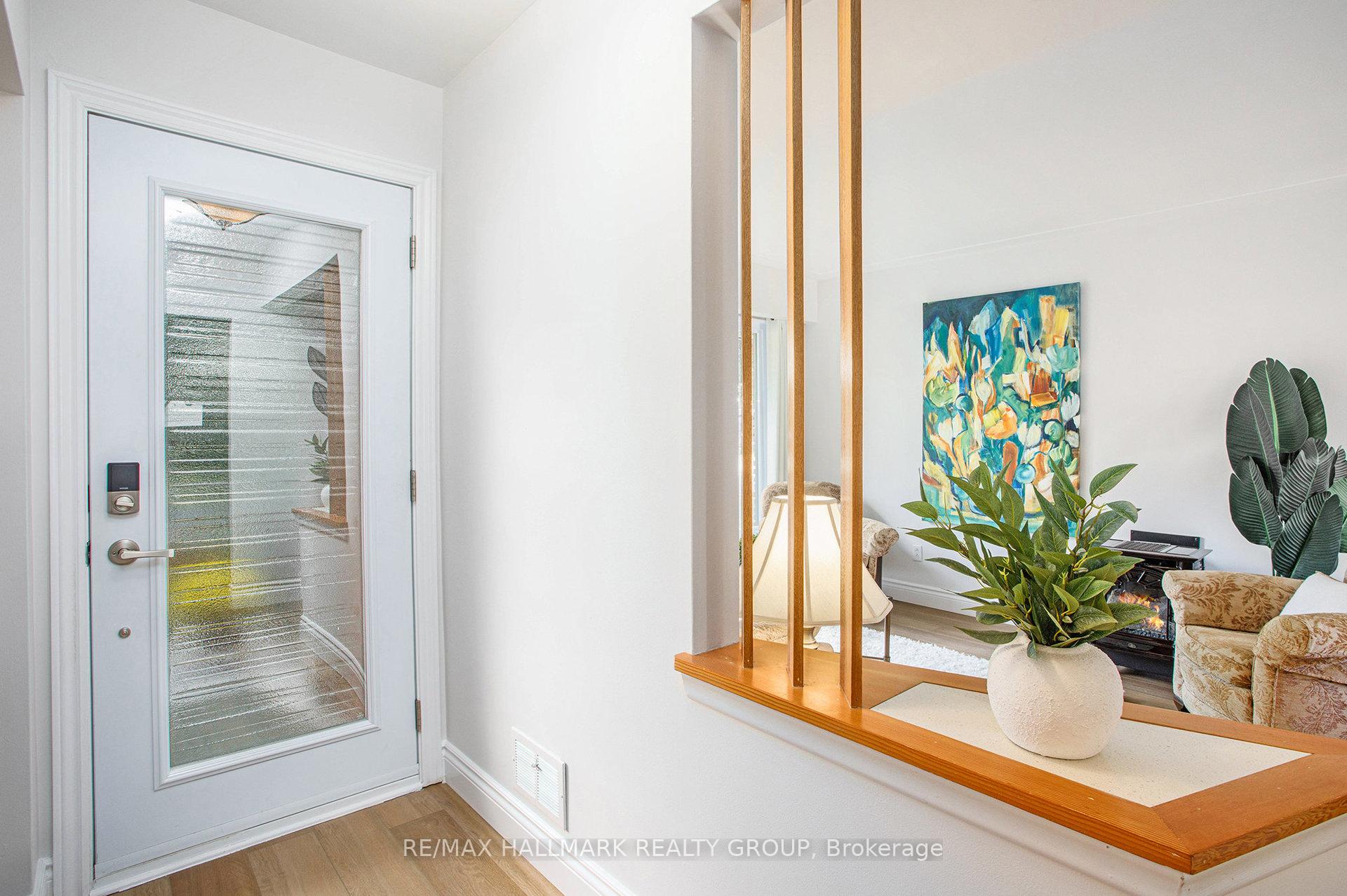Photo 2 of 2088 Bangor Street, Ottawa, Elmvale Acres/Urbandale — HOMEH