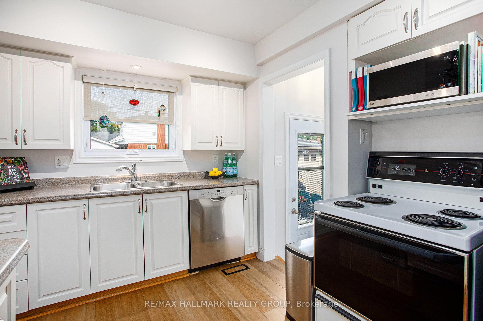 Photo 11 of 2088 Bangor Street, Ottawa, Elmvale Acres/Urbandale — HOMEH