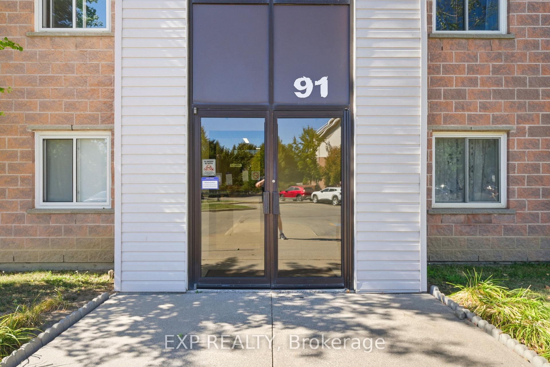 Photo 4 of Unit 202, 91 Aspen Springs Drive, Clarington, Bowmanville — HOMEH