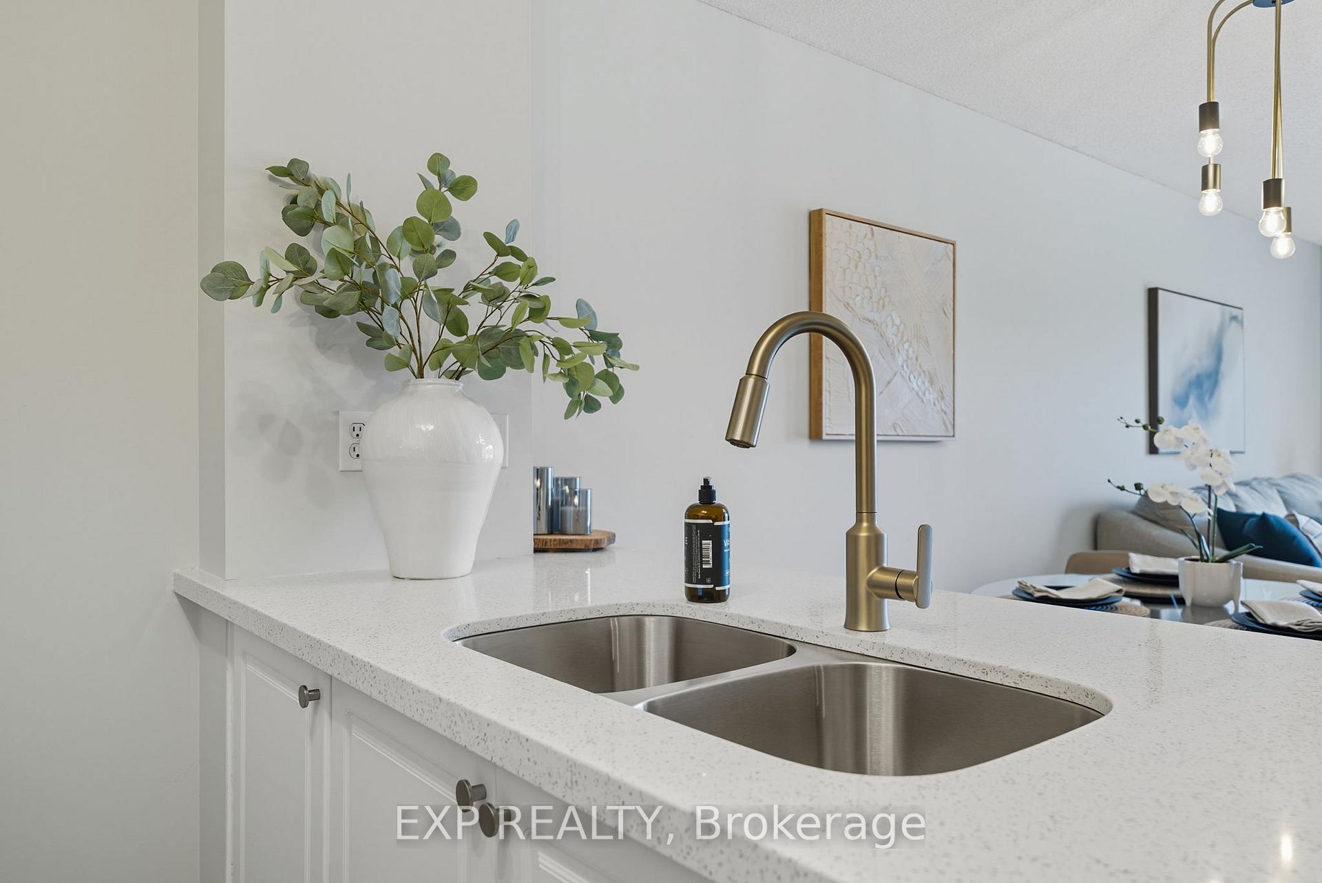 Photo 8 of Unit 202, 91 Aspen Springs Drive, Clarington, Bowmanville — HOMEH