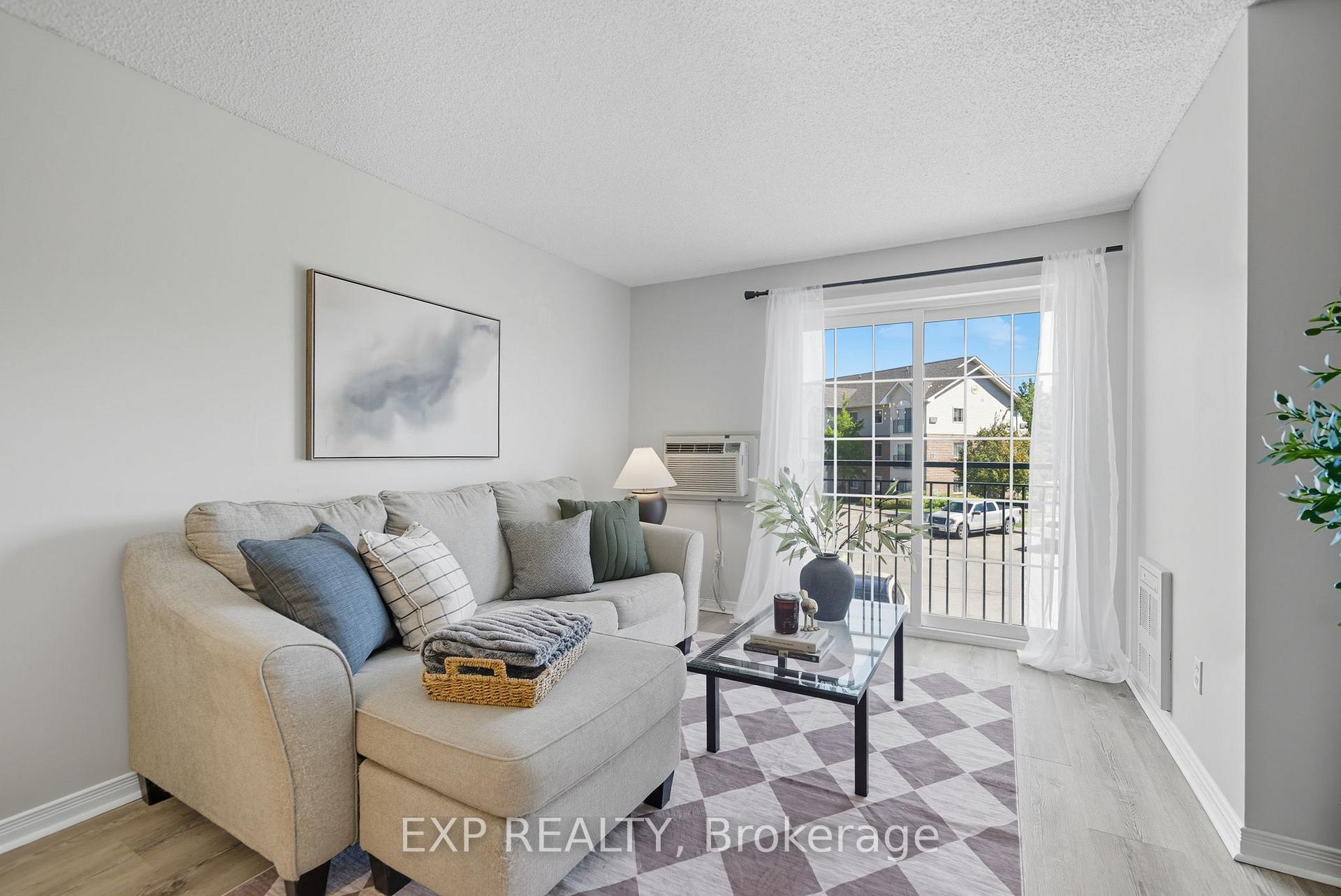 Photo 12 of Unit 202, 91 Aspen Springs Drive, Clarington, Bowmanville — HOMEH