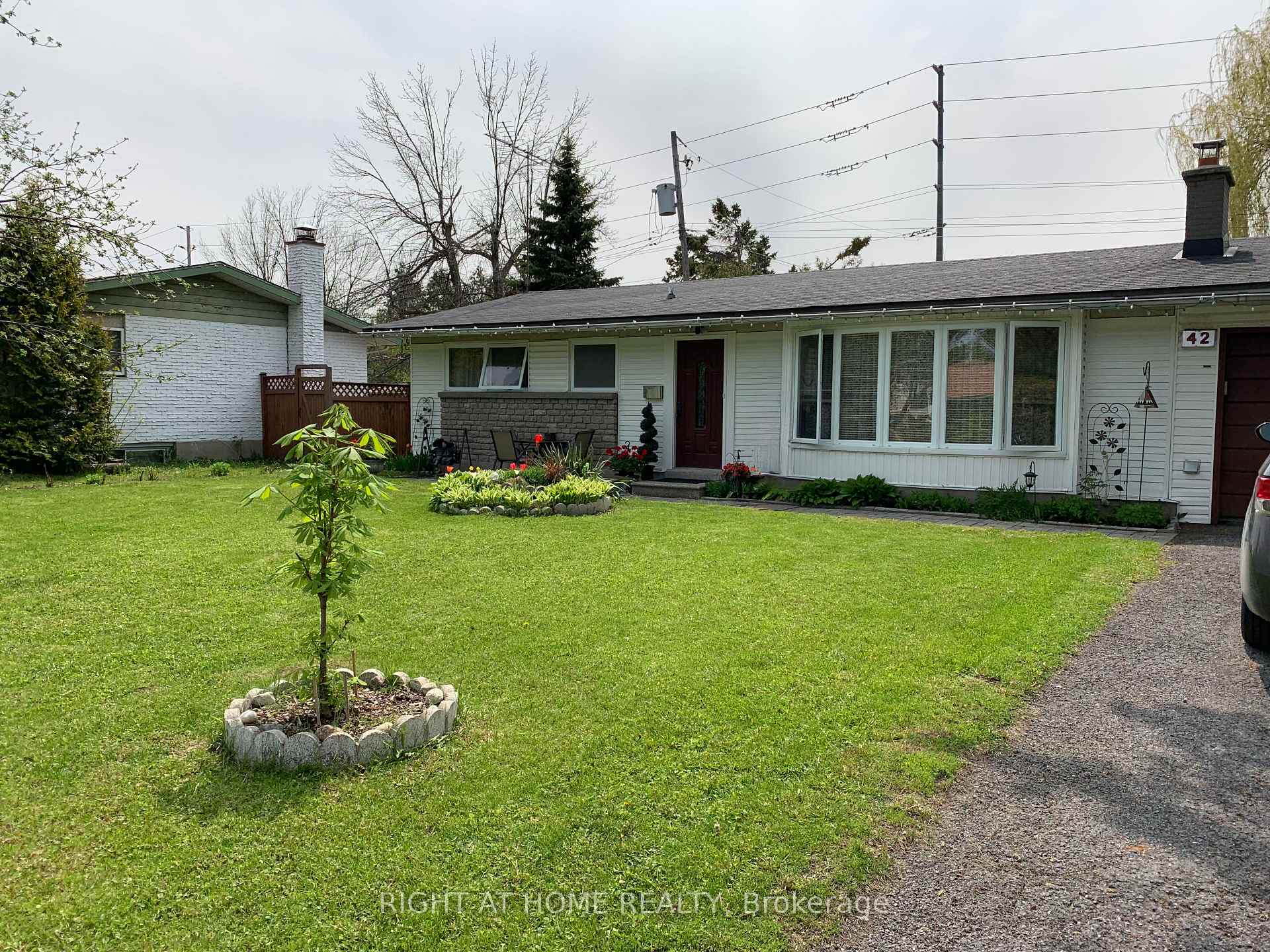 Photo 2 of 42 Cleadon Drive, Ottawa, Crystal Beach — HOMEH