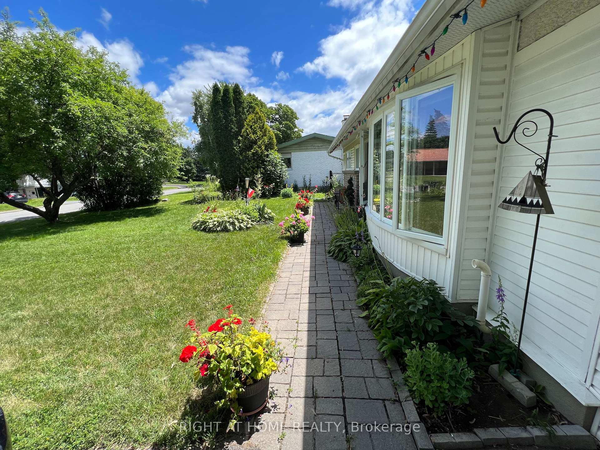 Photo 7 of 42 Cleadon Drive, Ottawa, Crystal Beach — HOMEH
