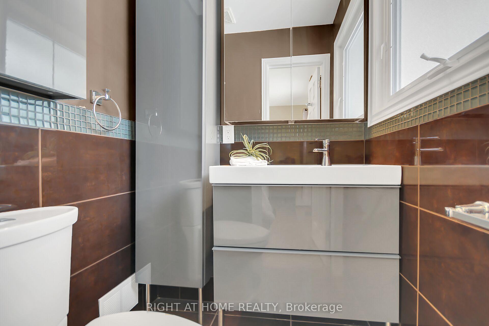 Photo 19 of 42 Cleadon Drive, Ottawa, Crystal Beach — HOMEH