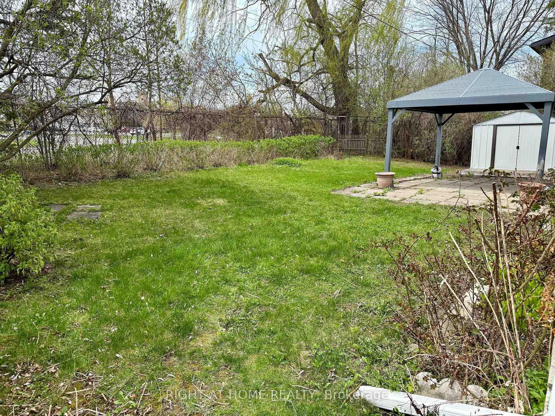 Photo 36 of 42 Cleadon Drive, Ottawa, Crystal Beach — HOMEH