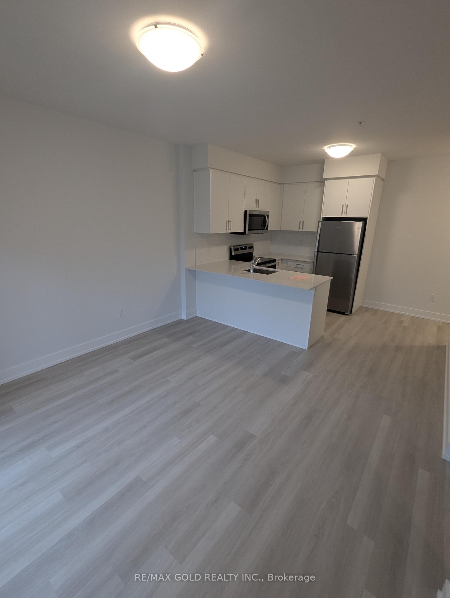 Photo 4 of Unit 504, 1100 Lackner Place, Kitchener — HOMEH