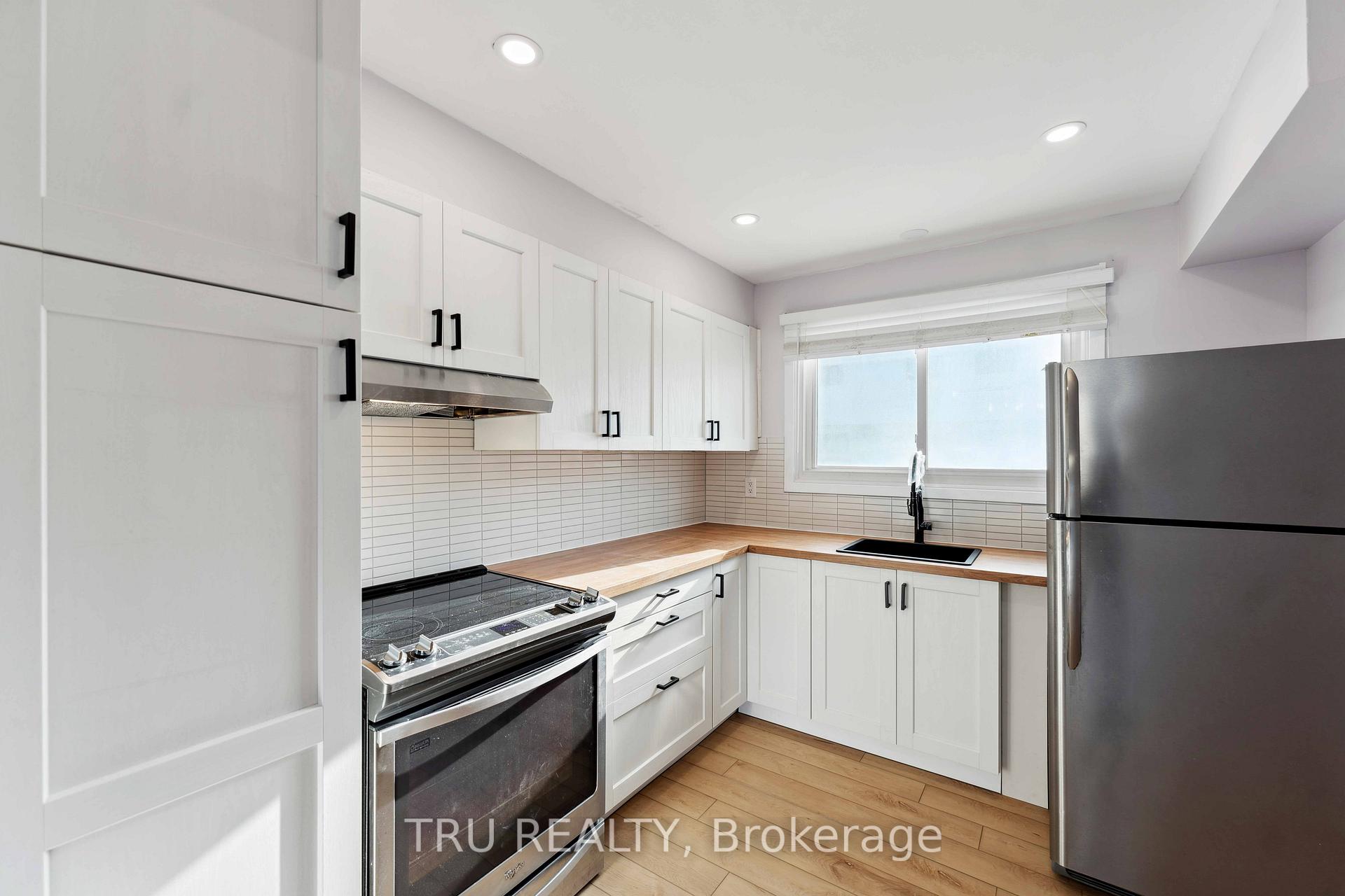 Photo 8 of 85 Hadley Circle, Ottawa, Bells Corners — HOMEH
