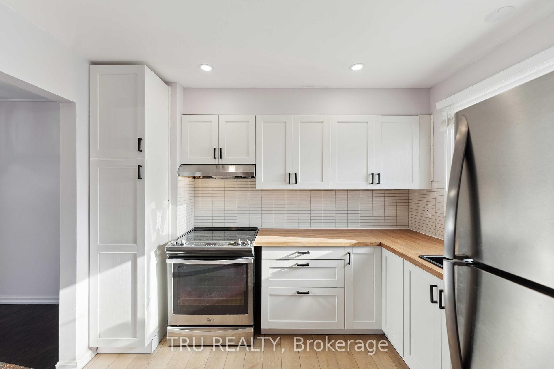 Photo 9 of 85 Hadley Circle, Ottawa, Bells Corners — HOMEH