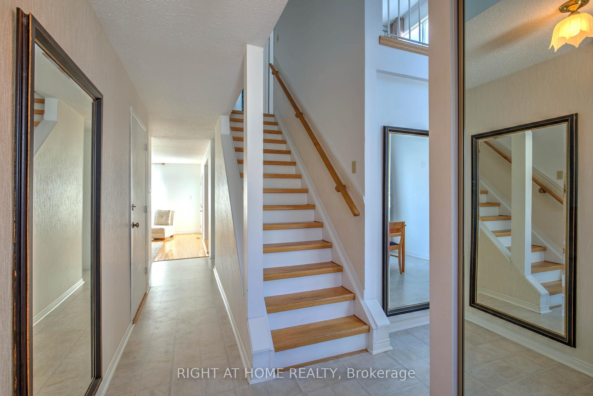 Photo 10 of 1223 Cedarcroft Crescent, Ottawa, Pineview — HOMEH