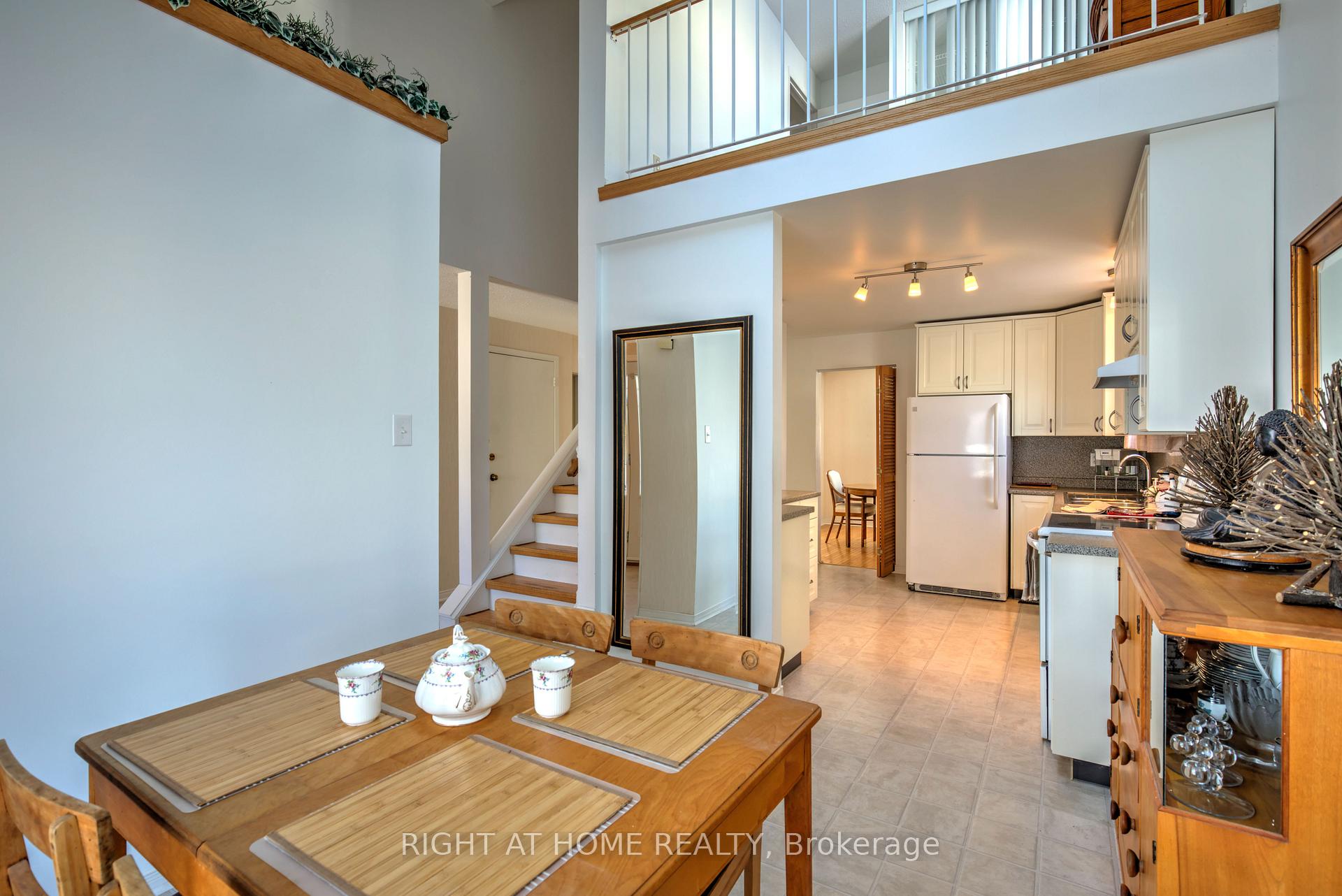 Photo 11 of 1223 Cedarcroft Crescent, Ottawa, Pineview — HOMEH