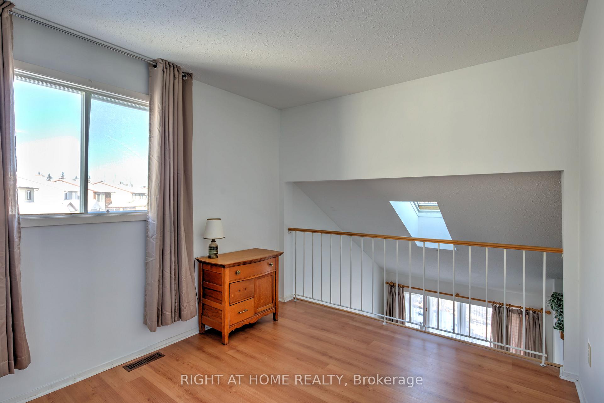 Photo 24 of 1223 Cedarcroft Crescent, Ottawa, Pineview — HOMEH