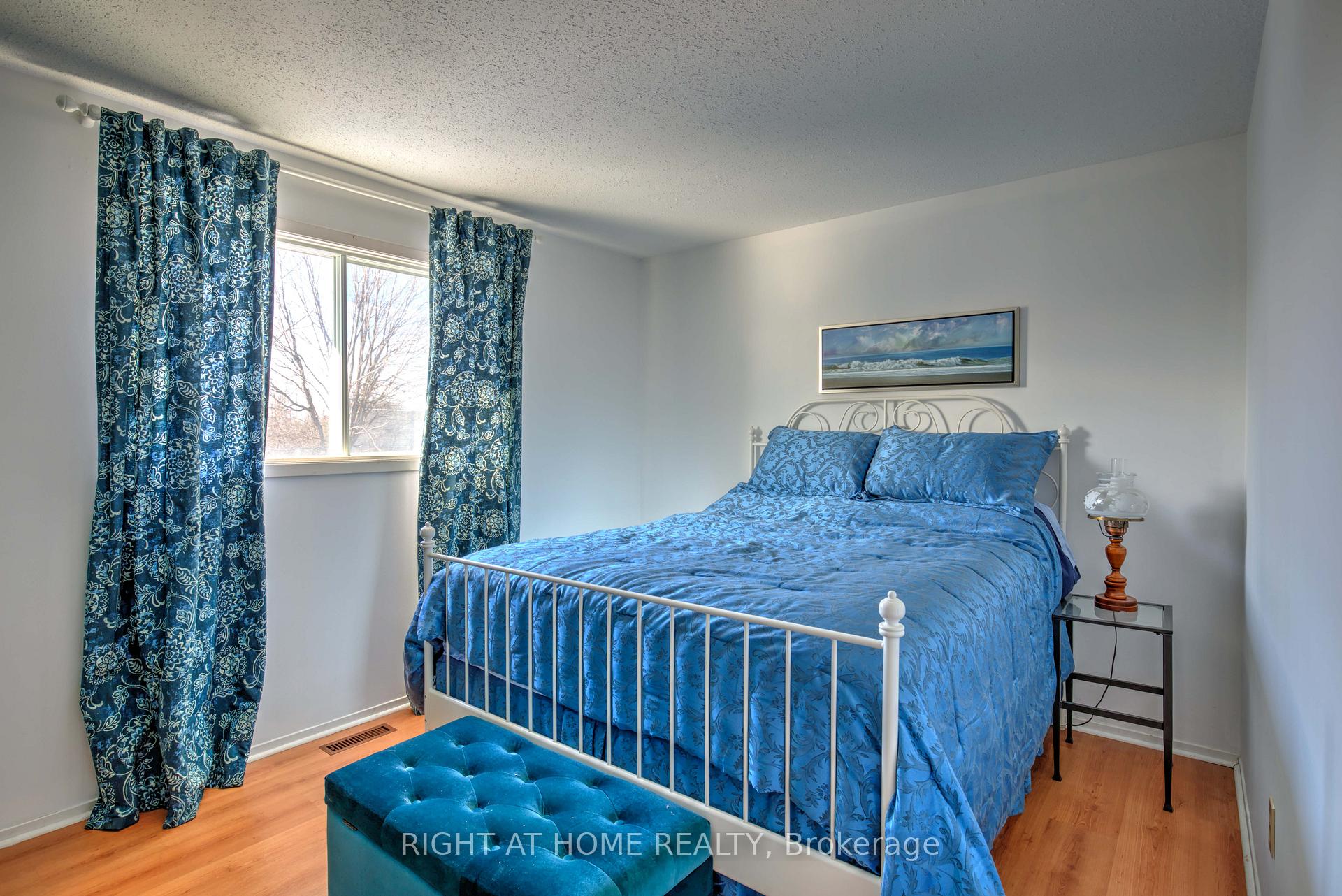 Photo 23 of 1223 Cedarcroft Crescent, Ottawa, Pineview — HOMEH