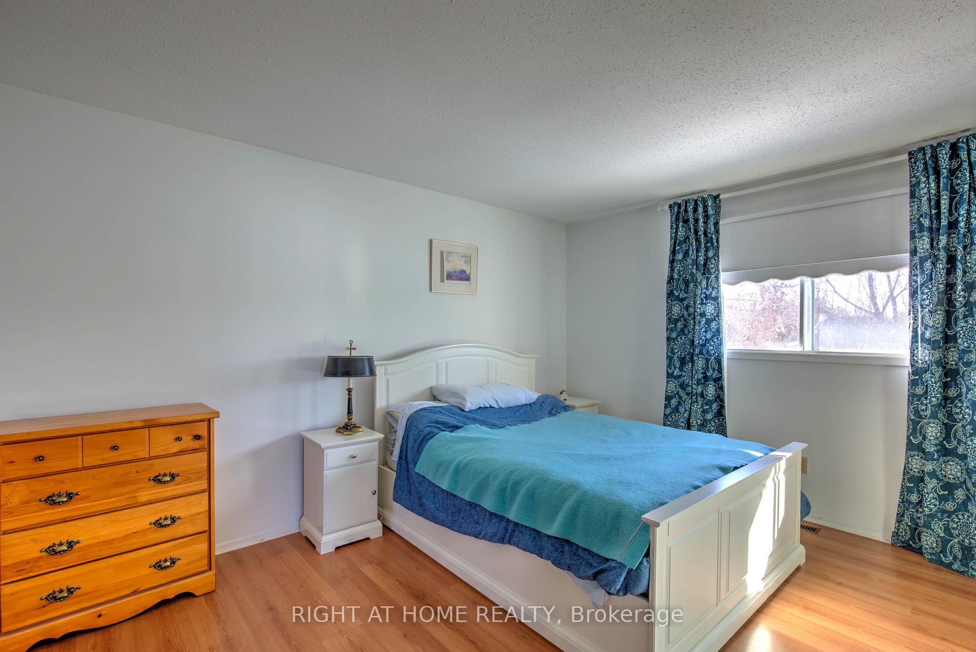 Photo 28 of 1223 Cedarcroft Crescent, Ottawa, Pineview — HOMEH