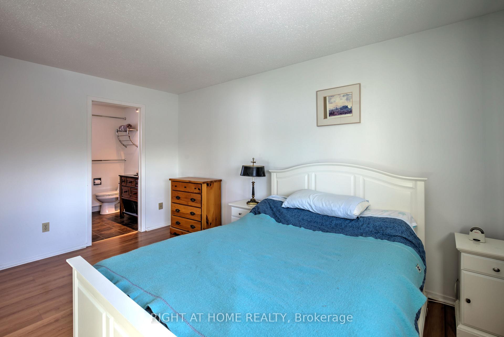 Photo 19 of 1223 Cedarcroft Crescent, Ottawa, Pineview — HOMEH