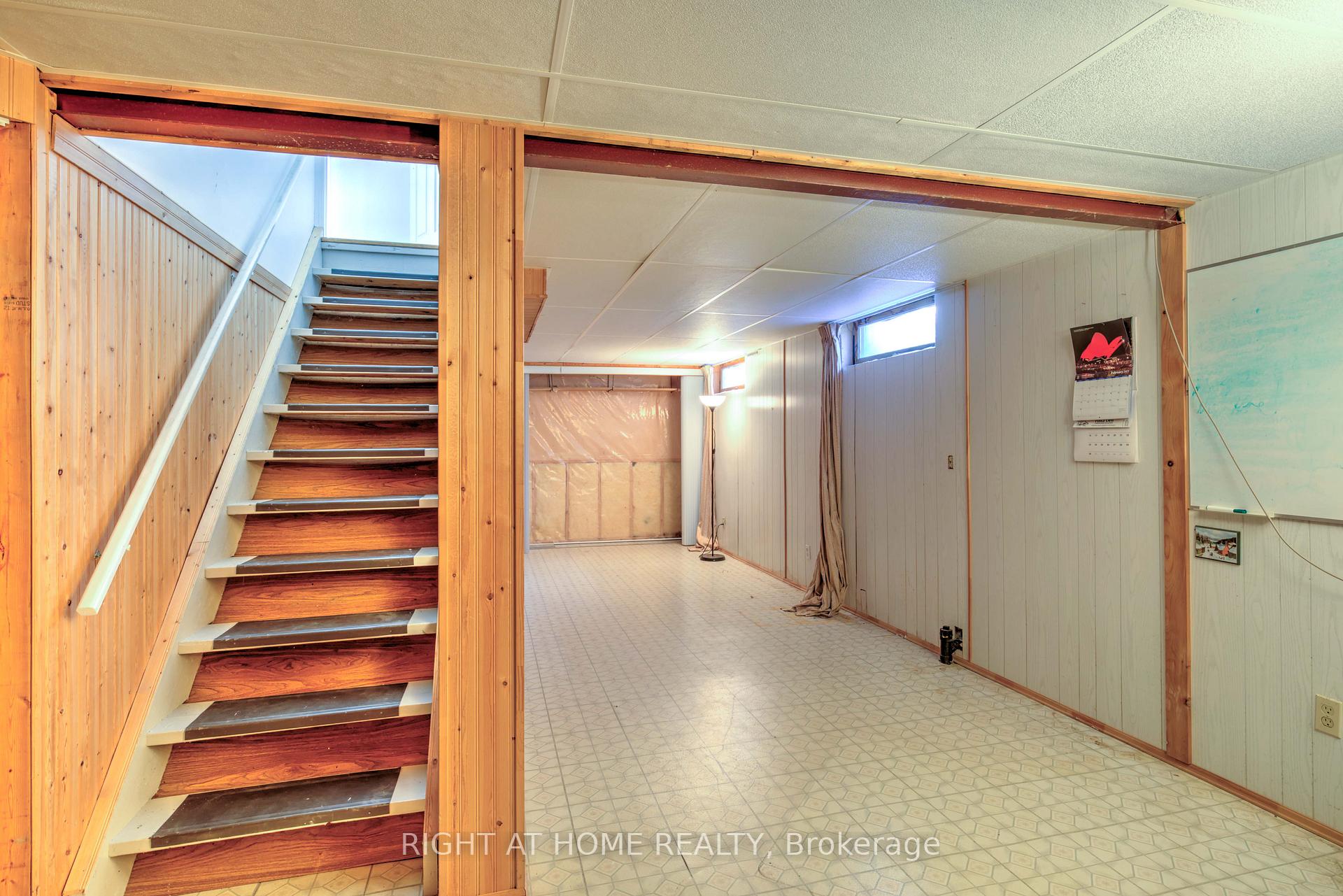 Photo 30 of 1223 Cedarcroft Crescent, Ottawa, Pineview — HOMEH