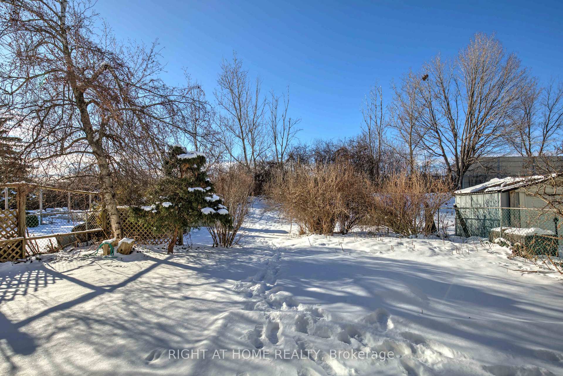 Photo 32 of 1223 Cedarcroft Crescent, Ottawa, Pineview — HOMEH