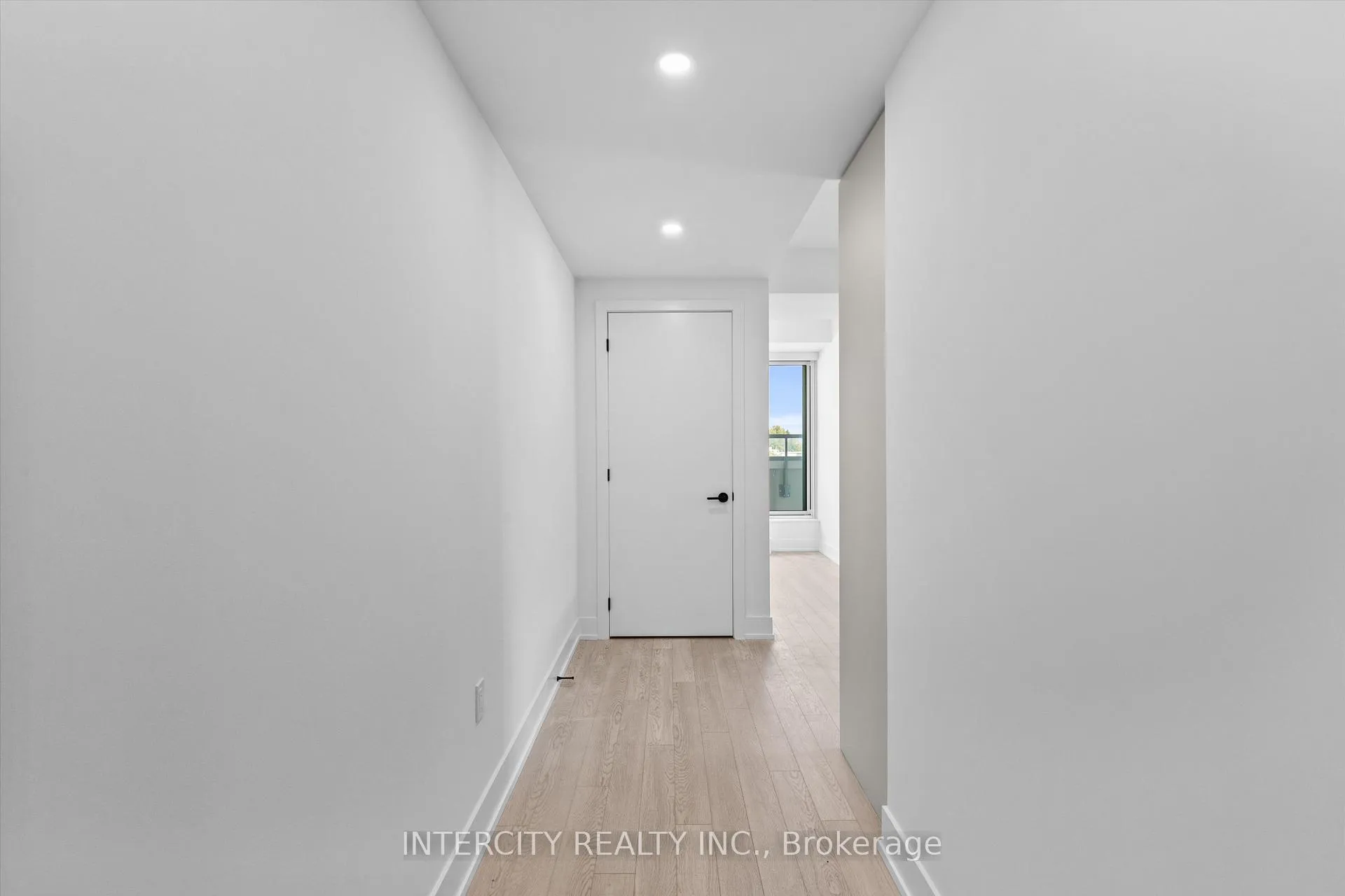 Photo 4 of Unit 349, 2075 King Road, King, King City — HOMEH