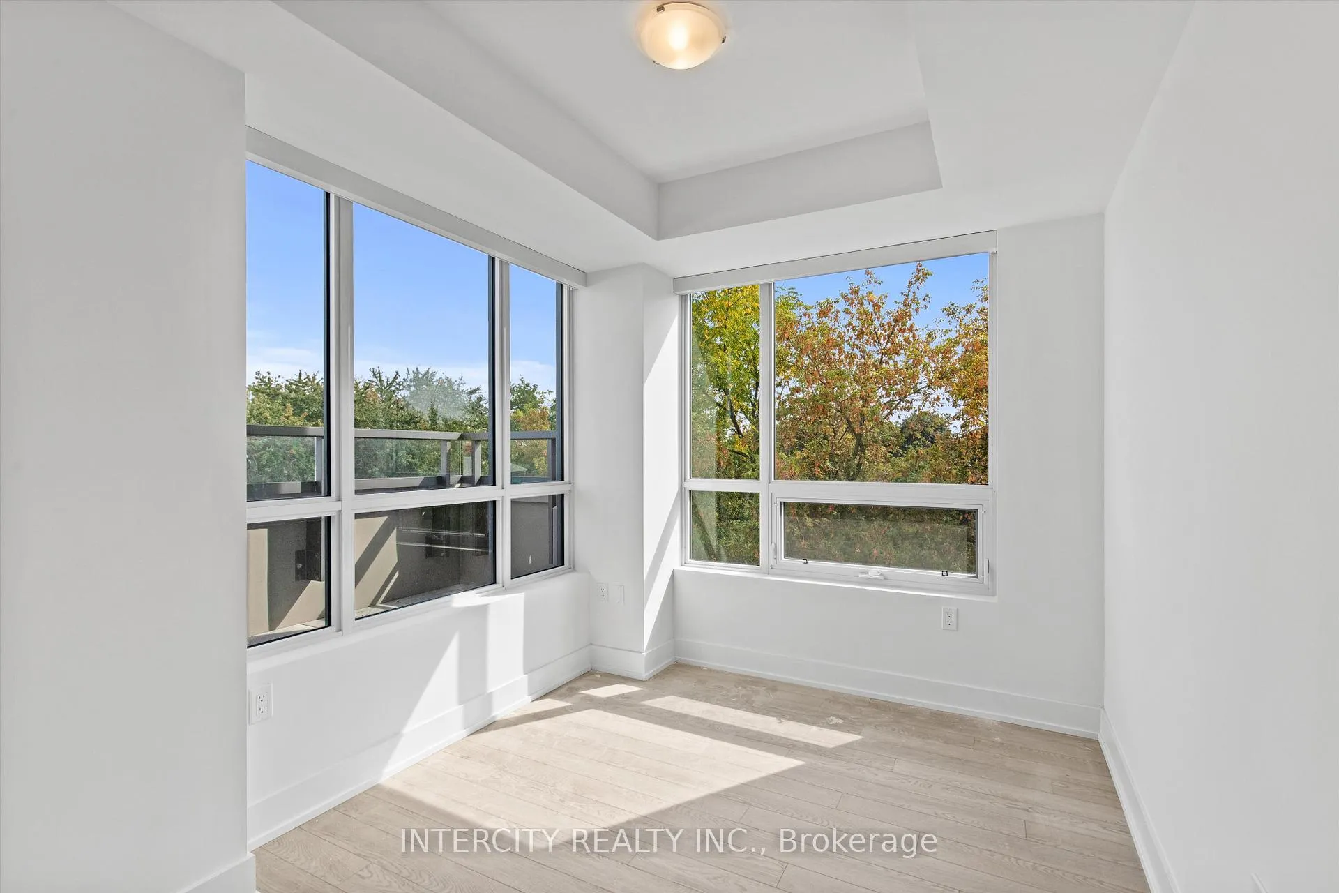Photo 13 of Unit 349, 2075 King Road, King, King City — HOMEH