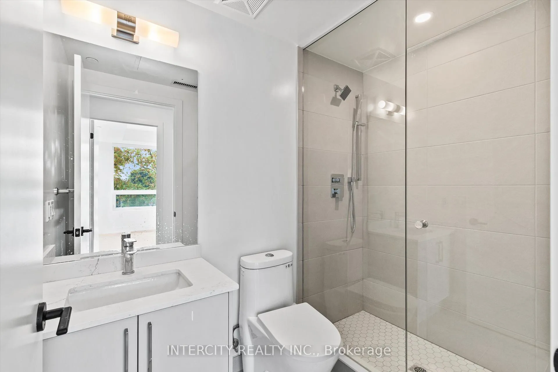 Photo 14 of Unit 349, 2075 King Road, King, King City — HOMEH