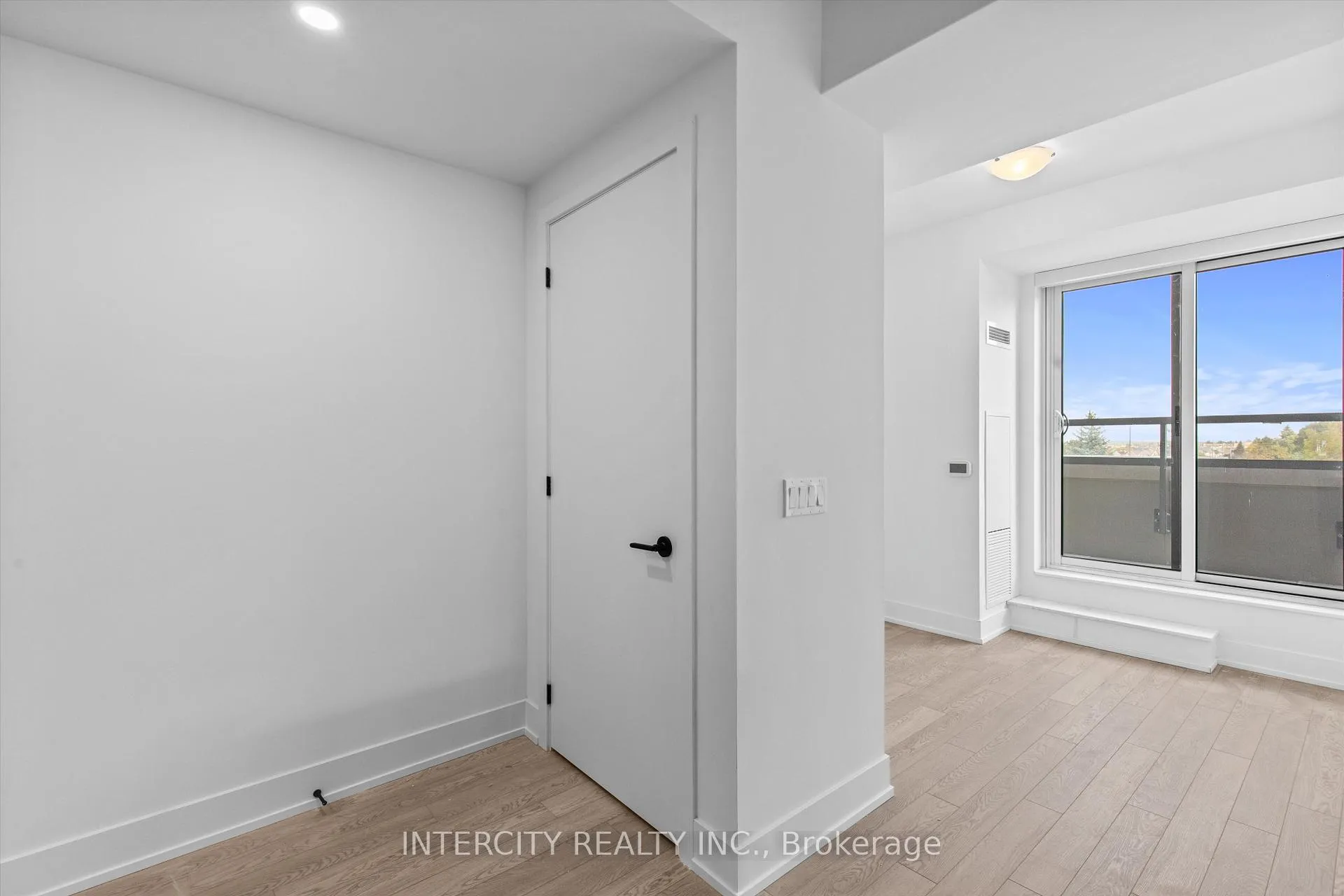 Photo 15 of Unit 349, 2075 King Road, King, King City — HOMEH