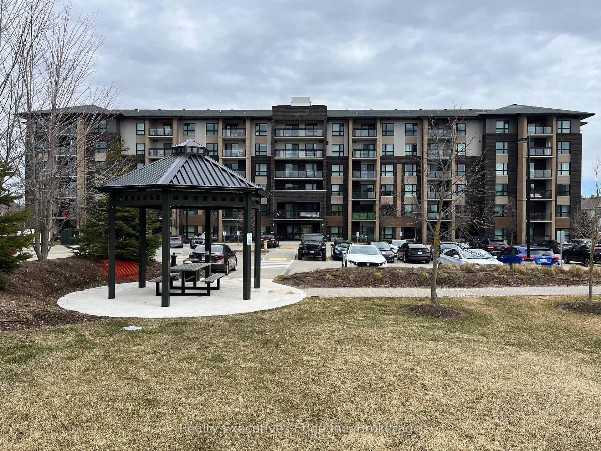 Photo 1 of Unit 412, 7 Kay Crescent, Guelph, Pineridge/Westminster Woods — HOMEH