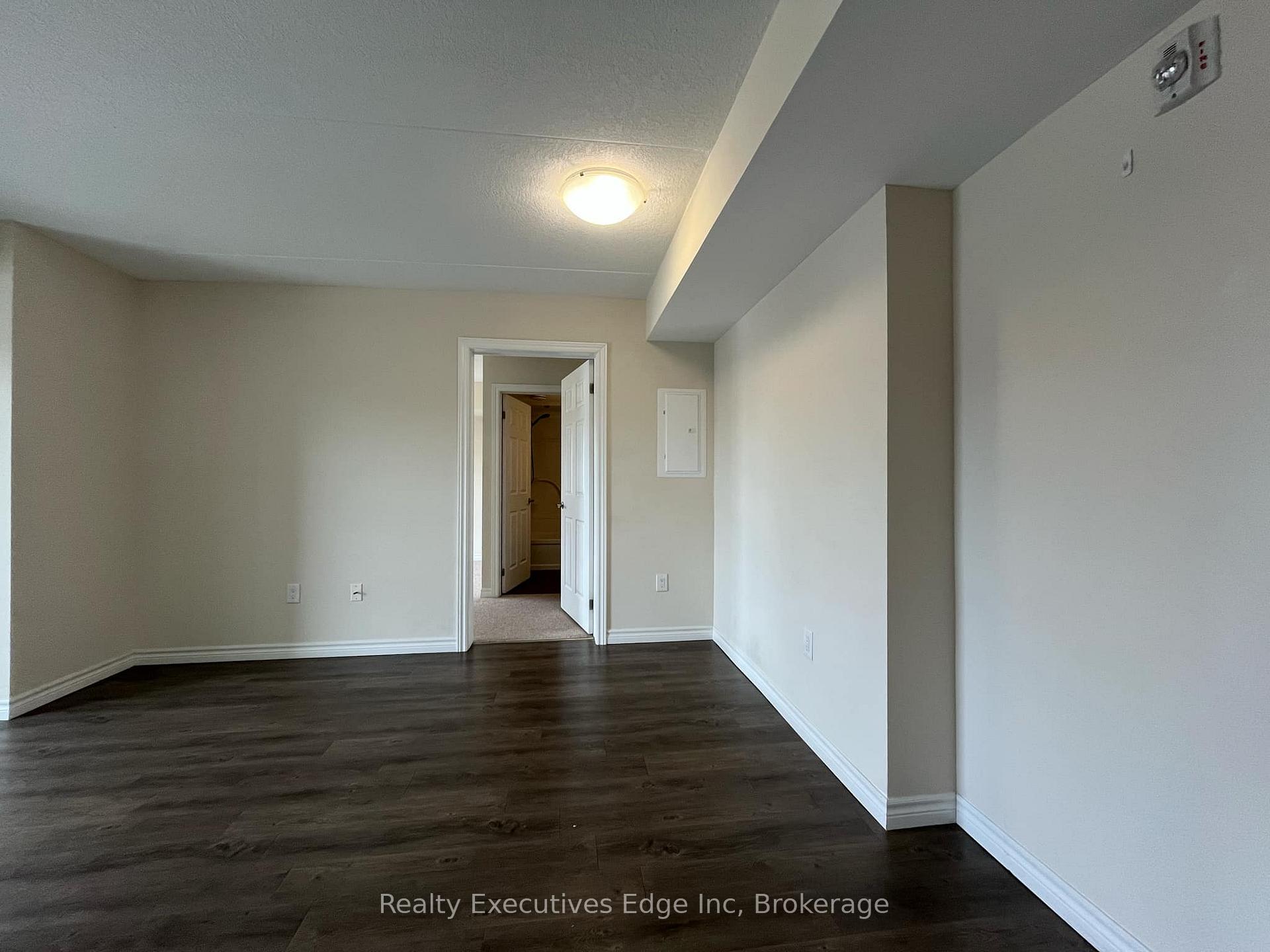Photo 14 of Unit 412, 7 Kay Crescent, Guelph, Pineridge/Westminster Woods — HOMEH