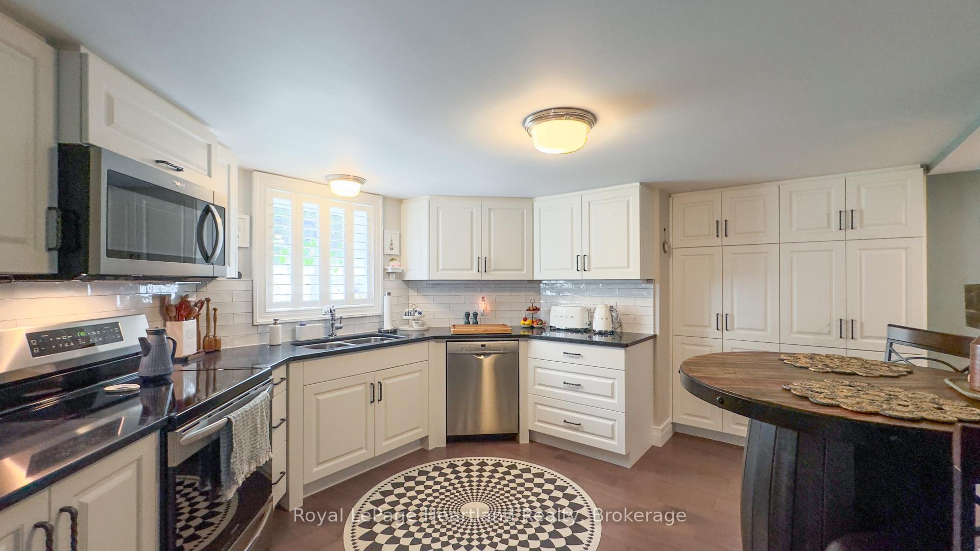 Photo 16 of Unit 100, 5 Cobourg Street, Goderich, Goderich (Town) — HOMEH