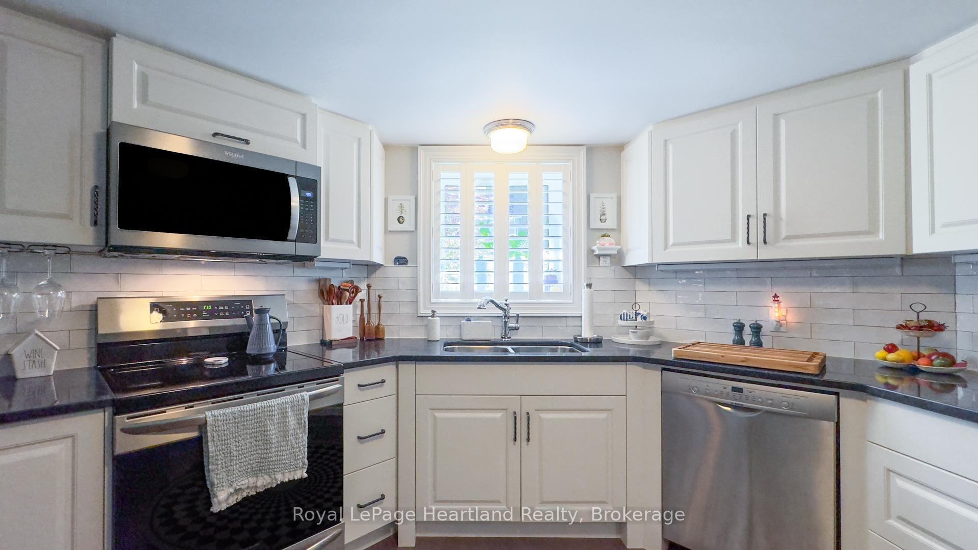 Photo 17 of Unit 100, 5 Cobourg Street, Goderich, Goderich (Town) — HOMEH