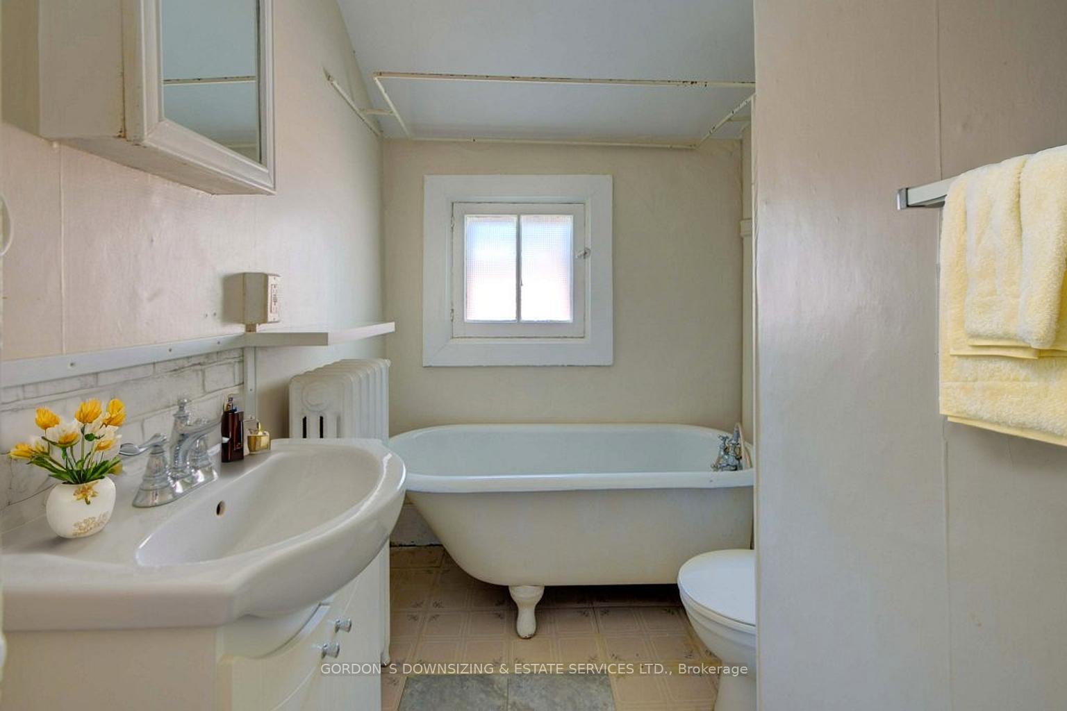 Photo 18 of 242 George Street, Belleville, Belleville Ward — HOMEH