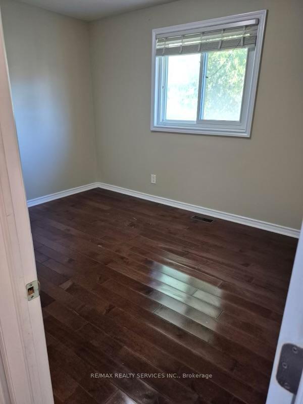 Photo 3 of 211 Kenneth Avenue, Barrie, Painswick South — HOMEH